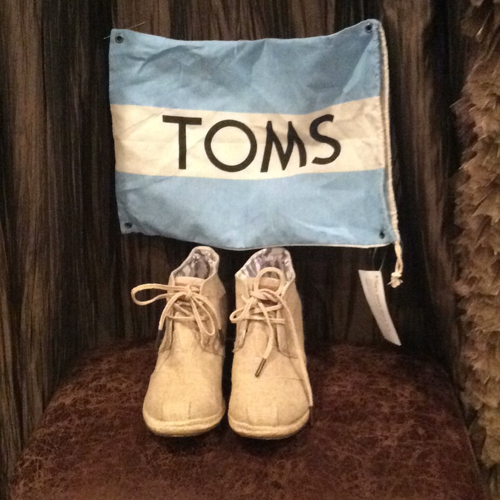 Toms Burlap booties